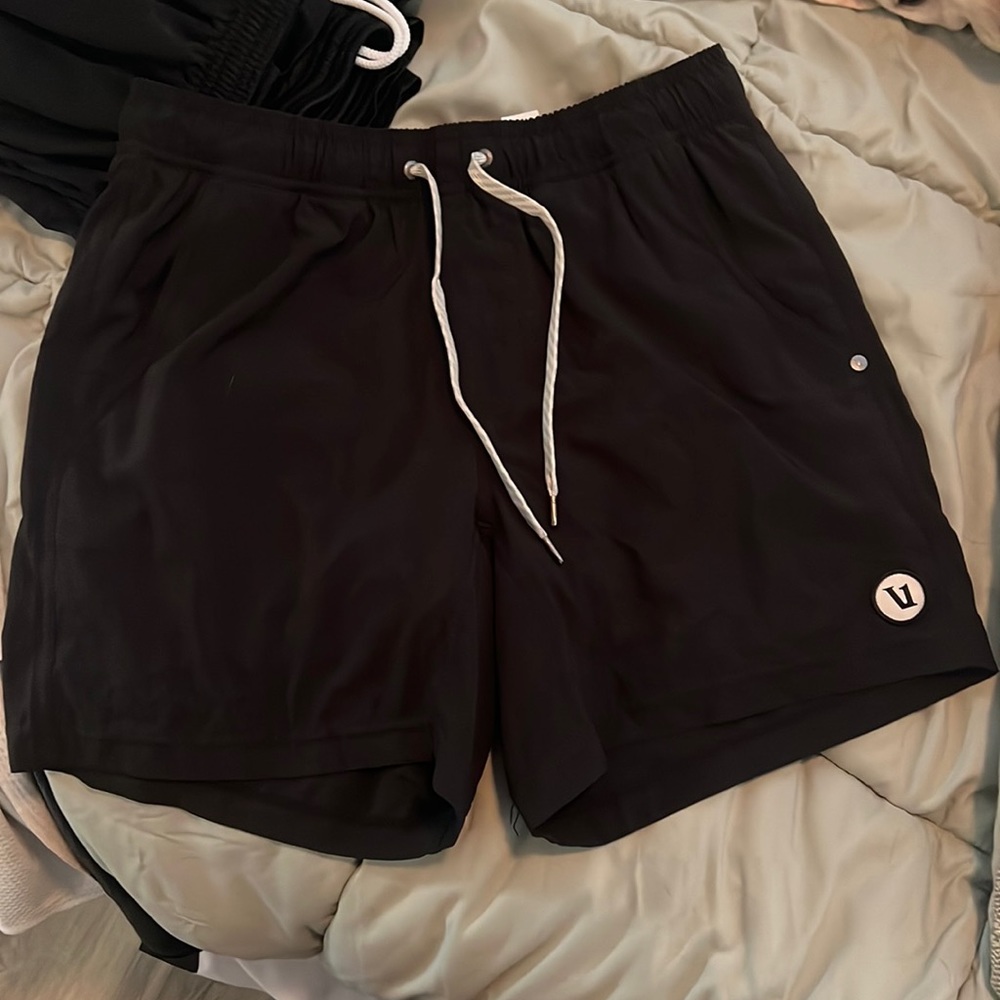 Vuori men’s shorts 4in inseam